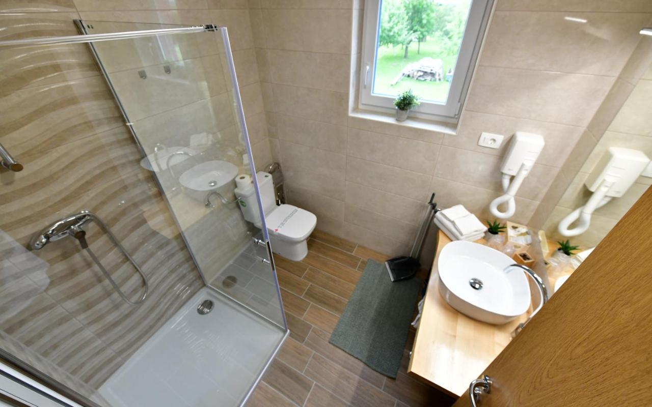 House Bela Vido Hotell Drežnik Grad Exteriör bild